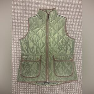 G.H. Bass & Co. Olive Green Vest with brown trim NWT